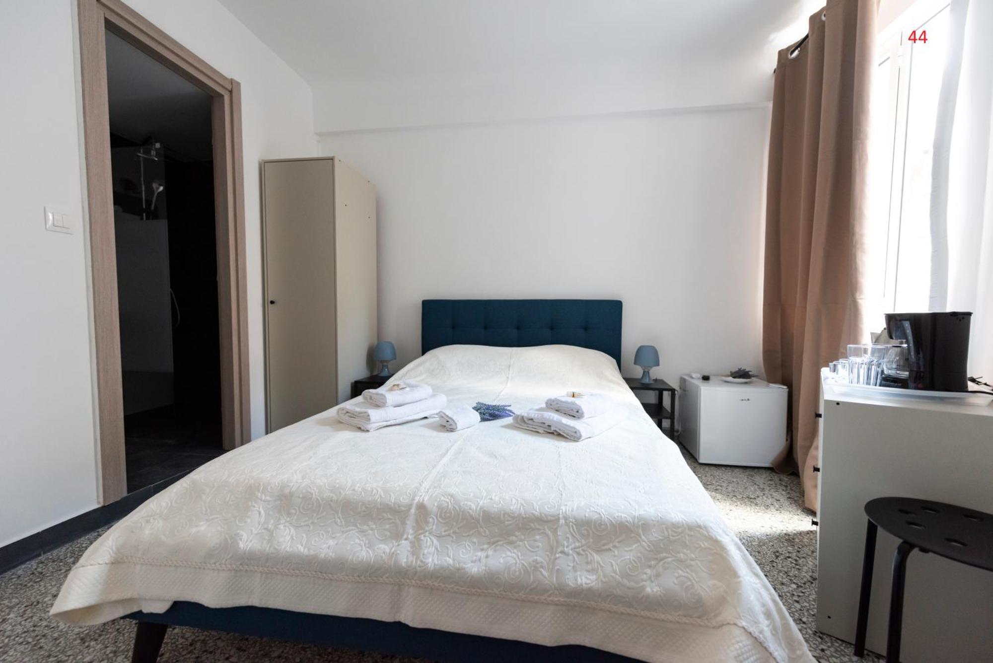 Athens Commercial Kültér fotó